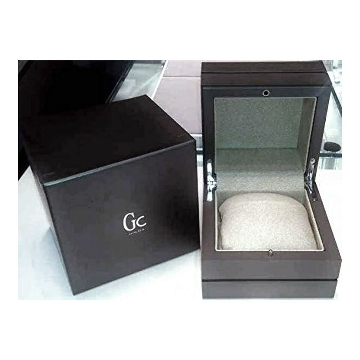 V11HCD77B9FBFE9DDEDE674C1BFF2050317CR6444984P3